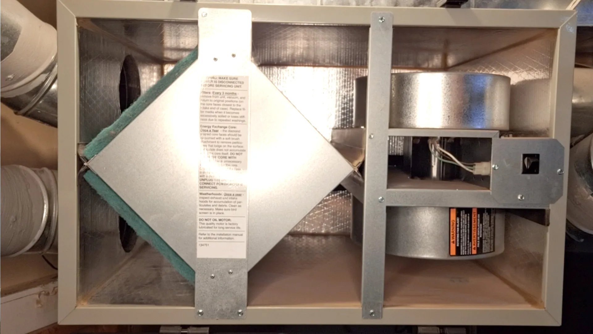 HVAC service technician in Vineyard