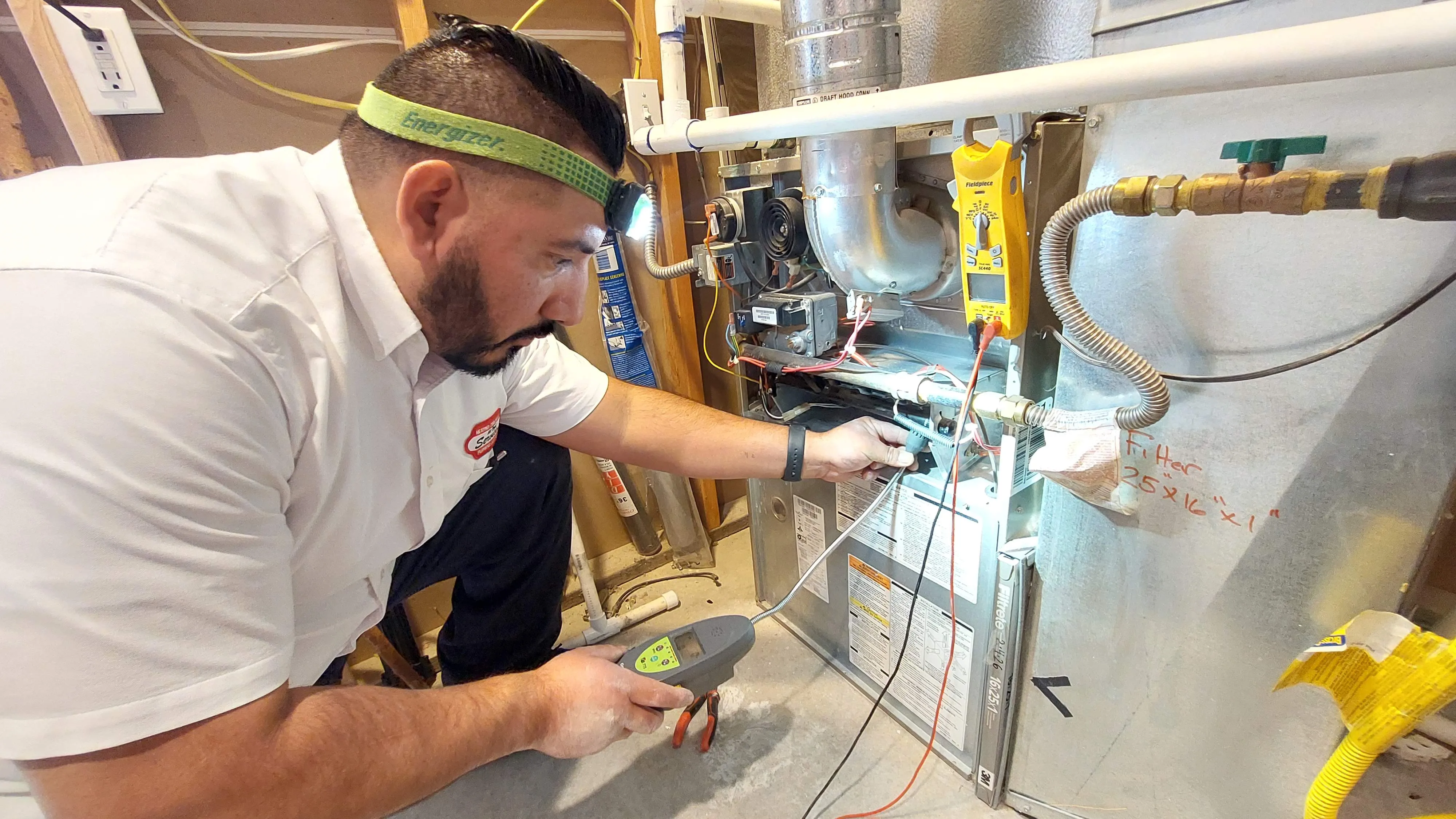 HVAC service technician in Millcreek